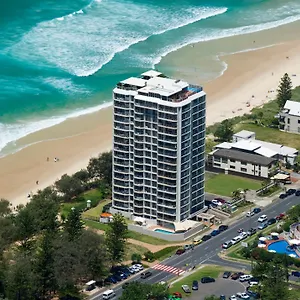 **** Aparthotel Golden Sands On The - Absolute Beachfront Australia